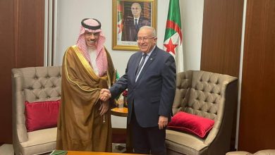 Photo of رمطان لعمامرة يُجري محادثات ثنائية مع نظيره السعودي الأمير فيصل بن فرحان بالجزائر العاصمة